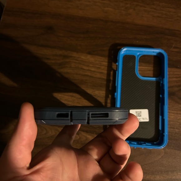 iPhone 14 pro max otterbox case - Picture 6 of 7